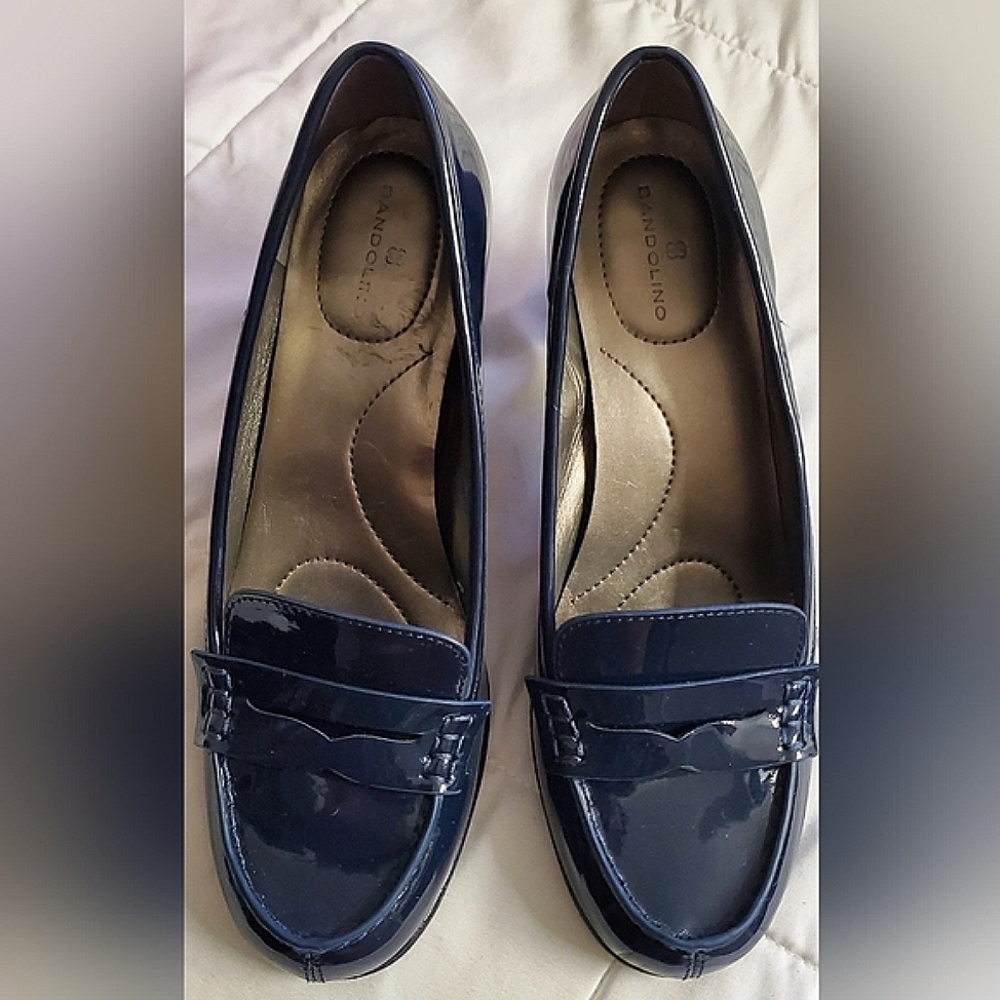 Women Dark blue loafer high heels 2.25" size 6 1/2 M
